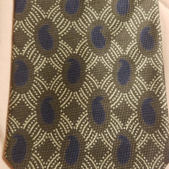 Giorgio Armani 100% silk tie - Picture 2 of 6